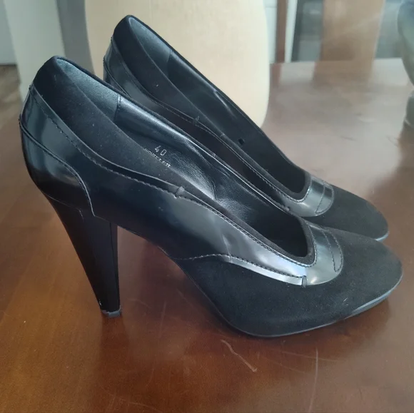 Tod's Black Leather and Suede Heels - Picture 7 of 12